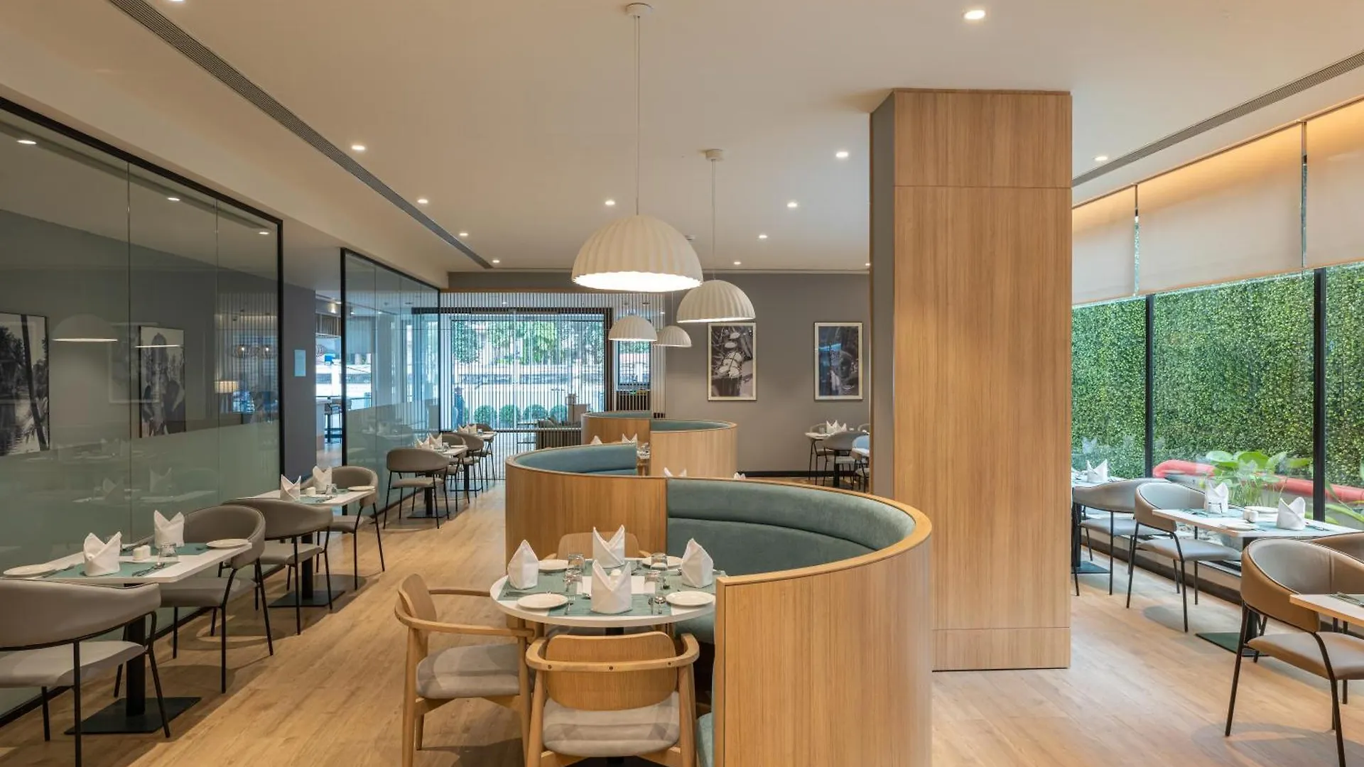 Park Inn & Suites By Radisson Thrissur East Fort 4*,
