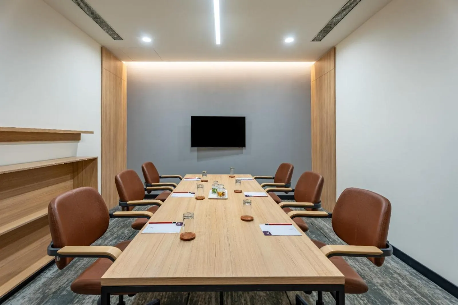 Park Inn & Suites By Radisson Thrissur East Fort Hotel