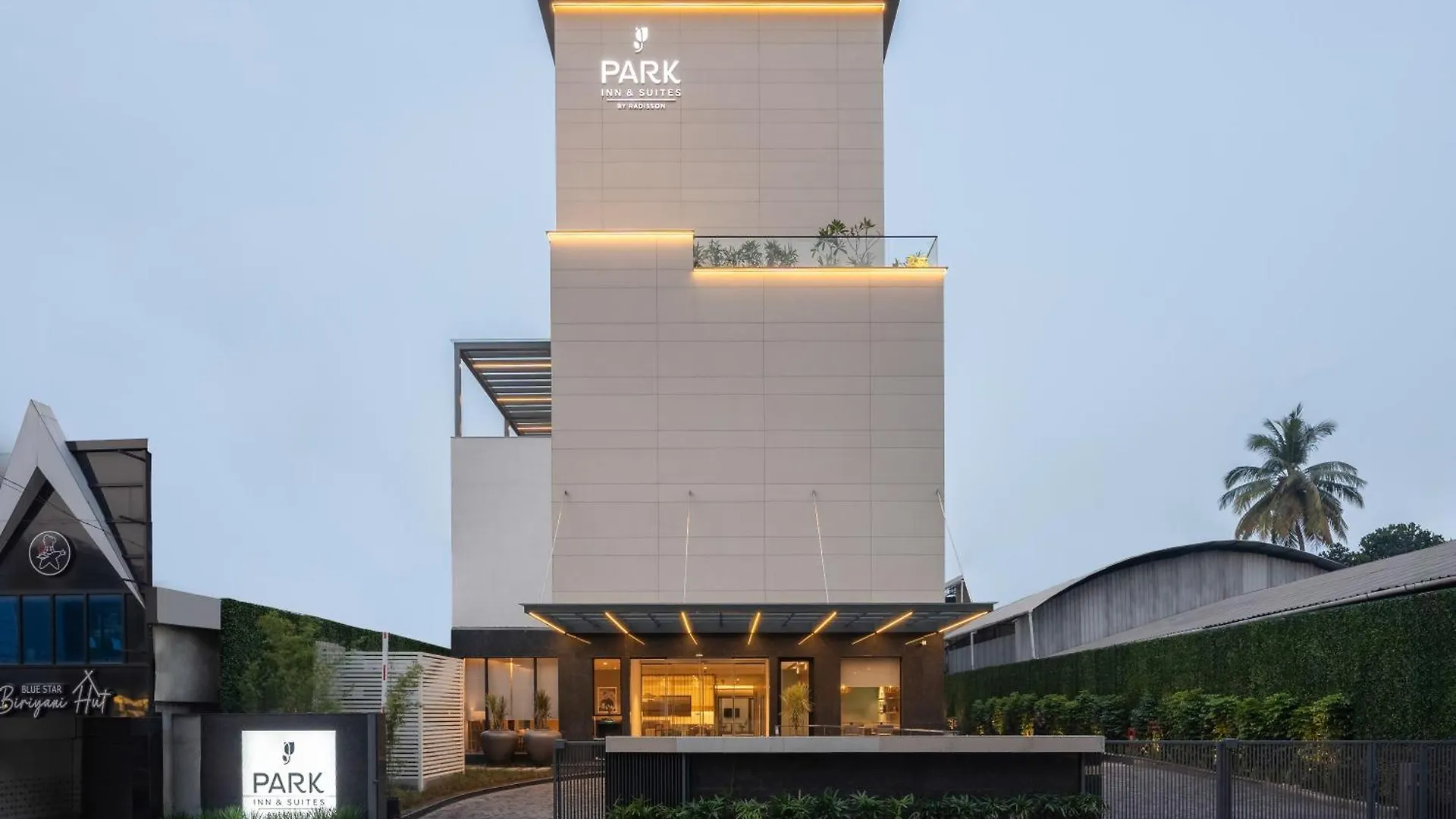 Park Inn & Suites By Radisson Thrissur East Fort Hotel