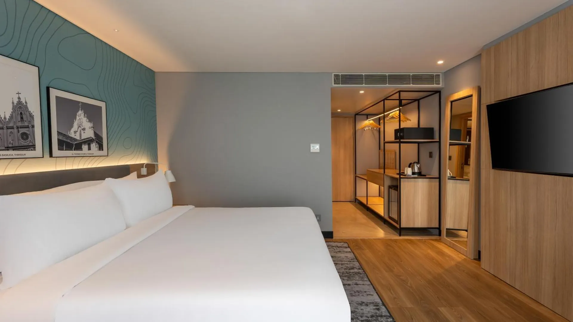 Hotel Park Inn & Suites By Radisson Thrissur East Fort